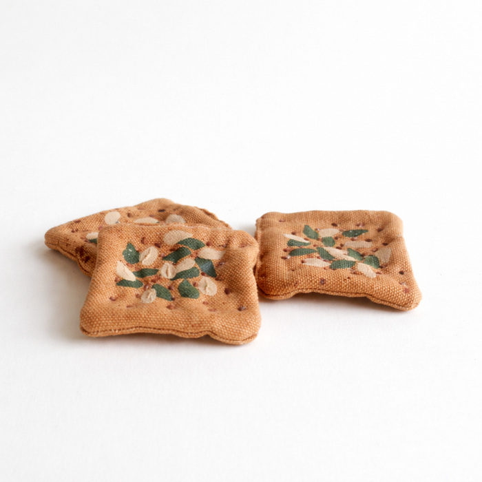 Fabric Play Food – Pumpkin & Sunflower Seed Crackers (3 pcs)