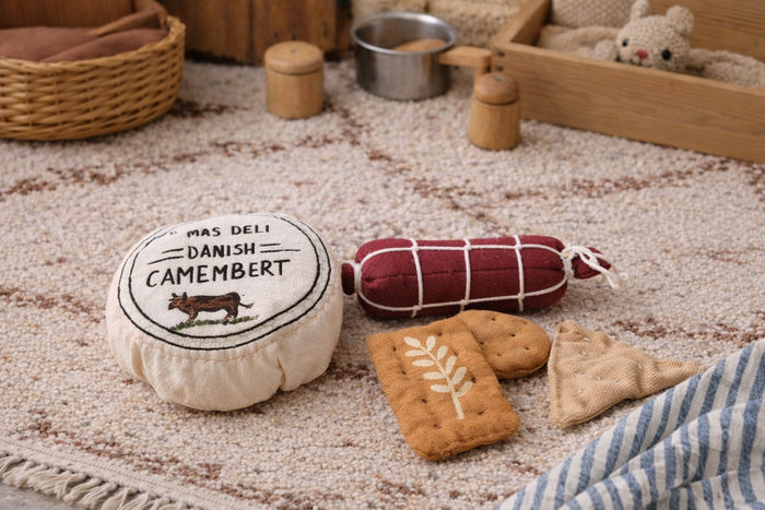 Salami, Camembert & Sesame crackers Play set  5 piece
